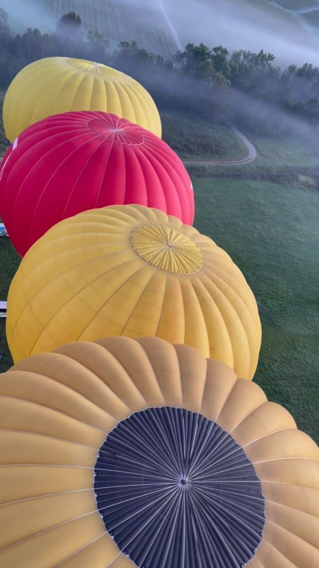 ⭐️Bucket list item 

We had this booked for our wedding anniversary in September 2020… but bad weather and later on, COVID meant that we just never got around to it.

Today was a beautiful morning flying out over the Hunter Valley with @balloonaloft 🎈

#adventuresinspeechpathology