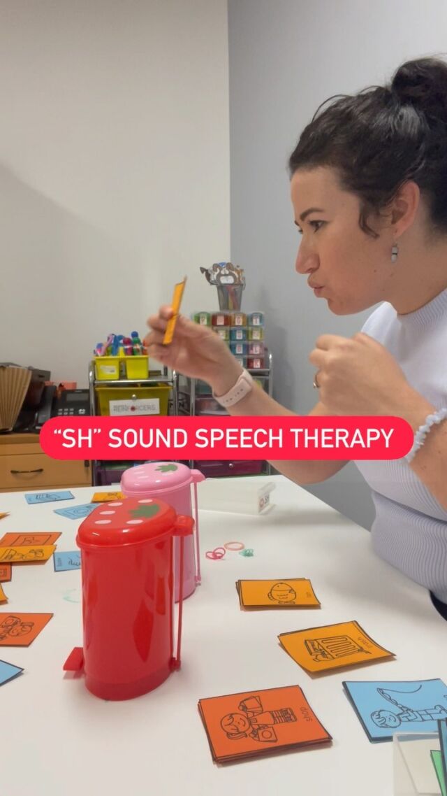 Putting speech cards in bins is a quick activity for preschoolers! Why do we have two bins? If the sounds aren’t clear, we put them in the red bin. If they ARE clear, they go in the pink bin!

#speechtherapy #articulationtherapy #preschoolslp